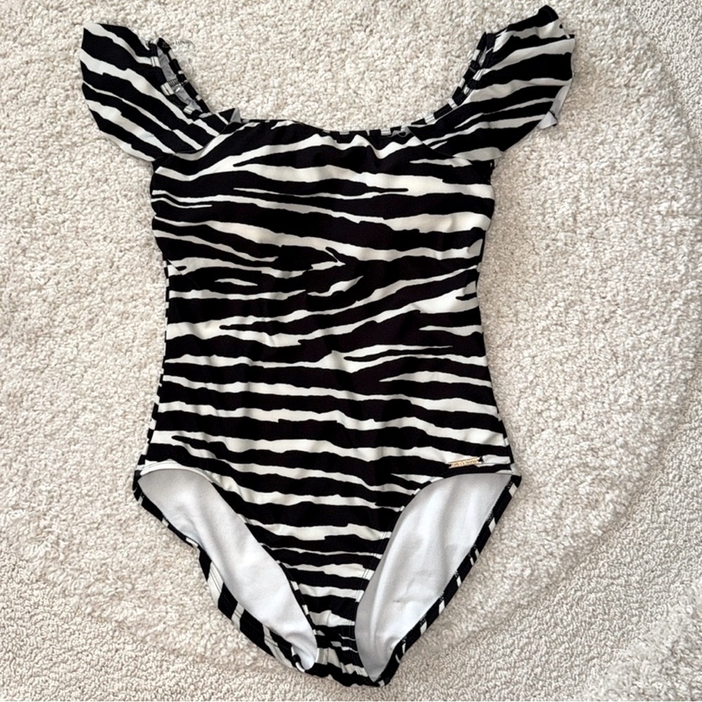 VINCE CAMUTO Ruffle Sleeves Black & White Zebra Stripe One Piece Swimsuit - Picture 10 of 11